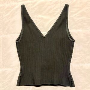 Gray sculpt knit top from babton